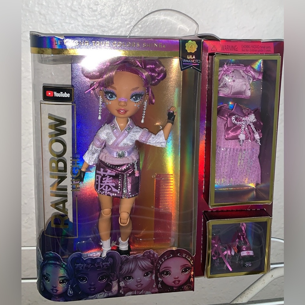 Rainbow High‎ Lila Yamamoto Doll Purple Hair Blue Eyes MGA Entertainment